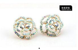 欧美时尚镂空耳环图片,精致镂空耳环演绎独特魅力